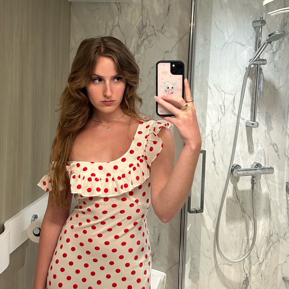 Meet your Posher, Abby 👽